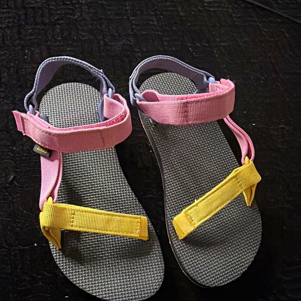 Teva Original Universal Unisex Kids Strappy Sandals Pink Yellow Gray Size 5